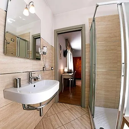 Volta Hotel 3*
